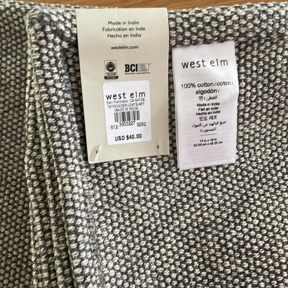 West elm Textured Cotton Canvas Placemats - Set of 4 - NWT in Platinum - Picture 5 of 6